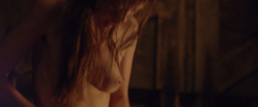 Миа гот специалист по выживанию голая