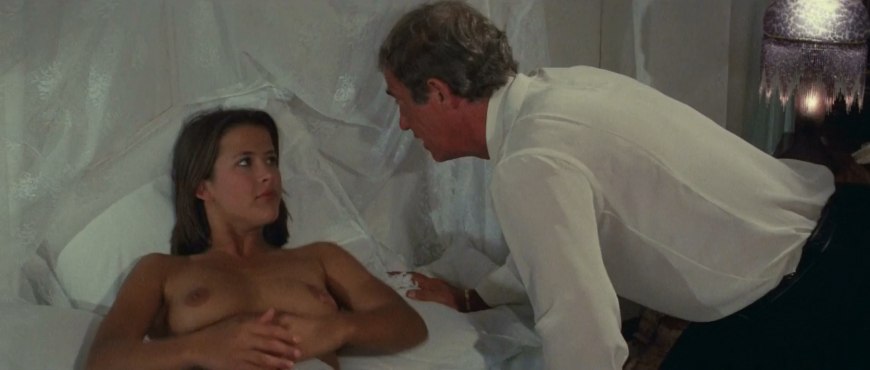 Софи Оконедо голая в фильме