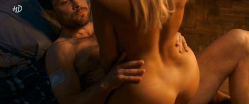 Малышка танцует стриптиз