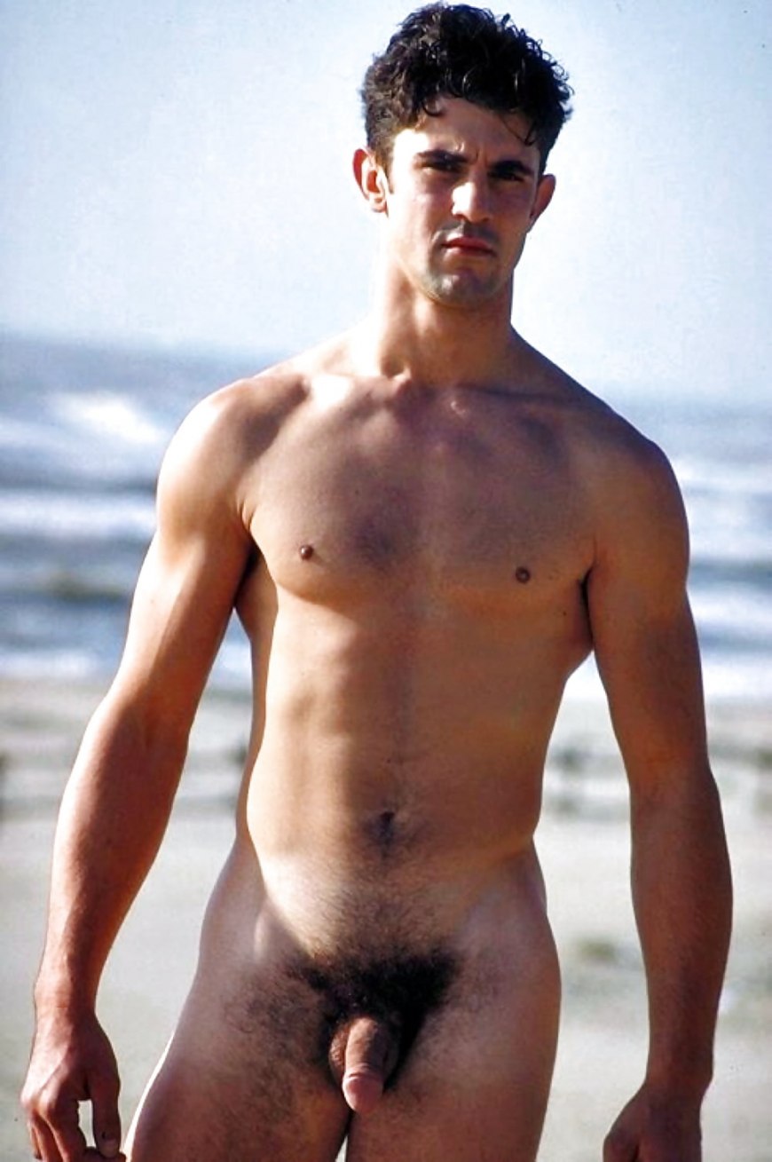 Голые парни на пляже частное