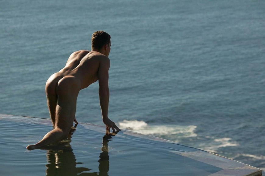 Голые парни на пляже частное