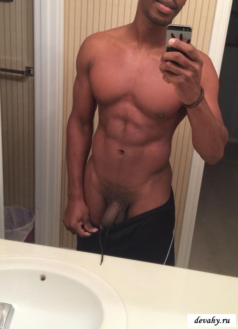 Голые парни домашнее фото