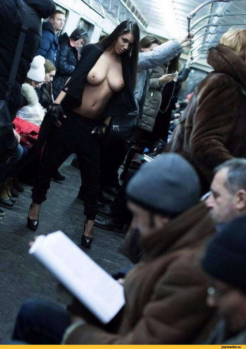 Телки разделись наголо