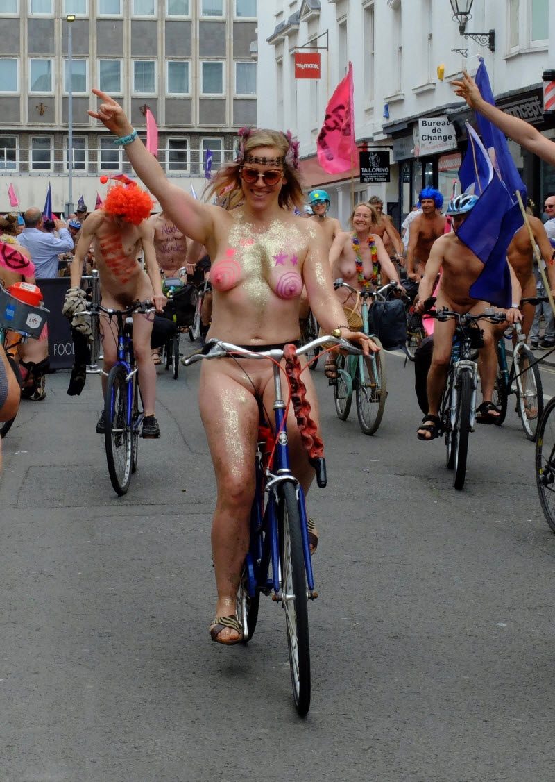 Голый велопробег