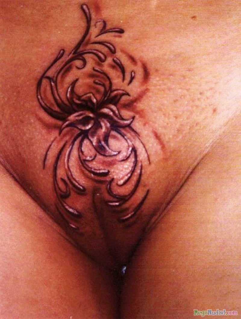 Женские интимные наколки