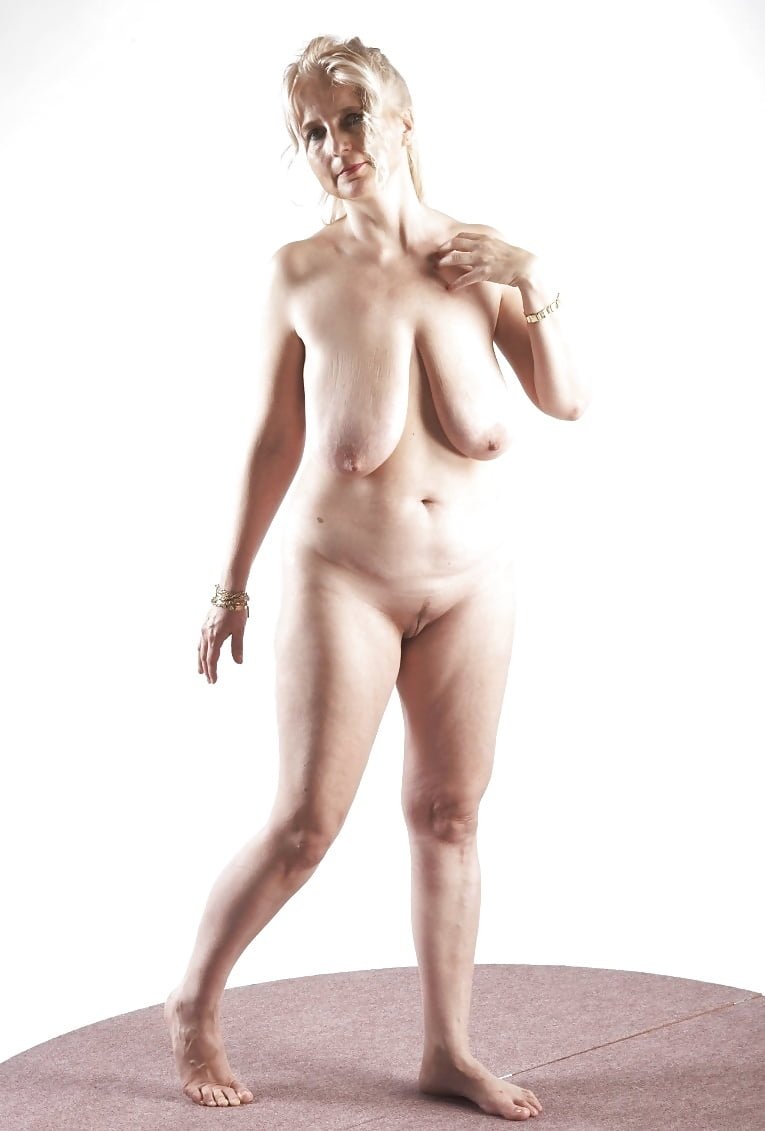 Художественное ню взрослых женщин