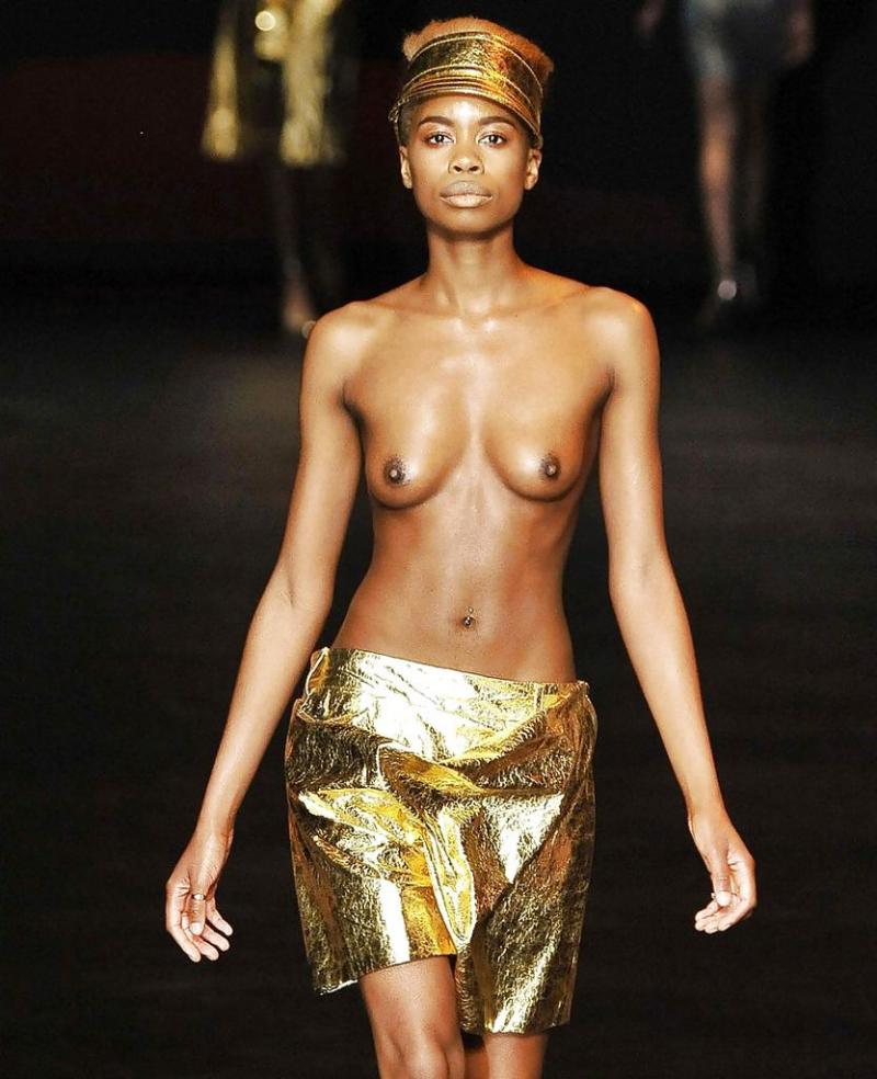 Показ моды голые азиатки (57 фото)