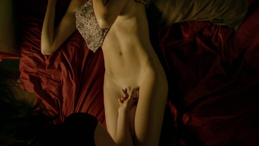 Марион Котийяр голая в фильме такси