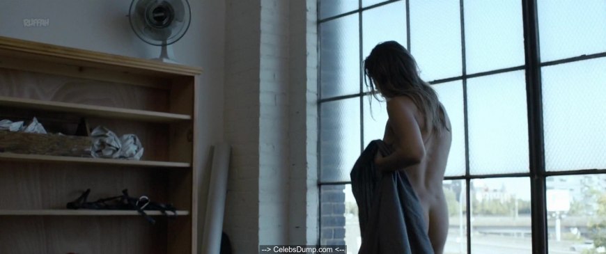 Ниже ее губ эротические сцены