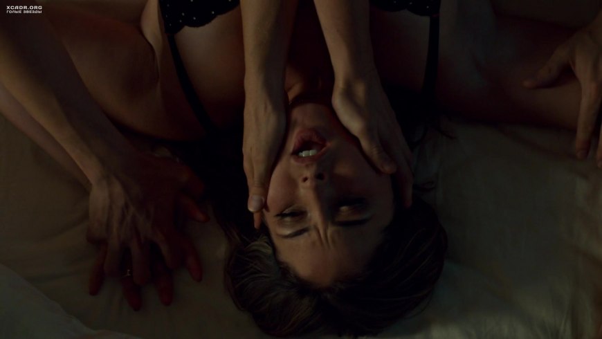 Below her mouth (2016) Erika Linder, Natalie Krill