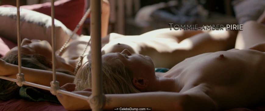 Гифки голой Натали Крилл