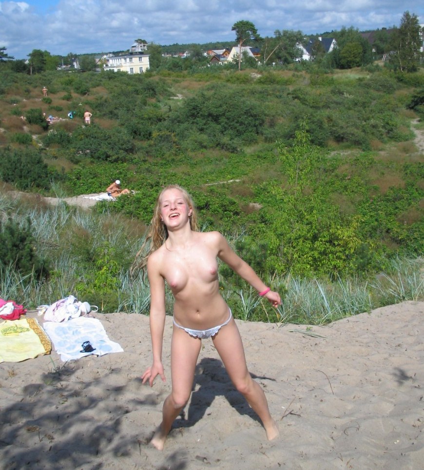 Голышом на базе отдыха