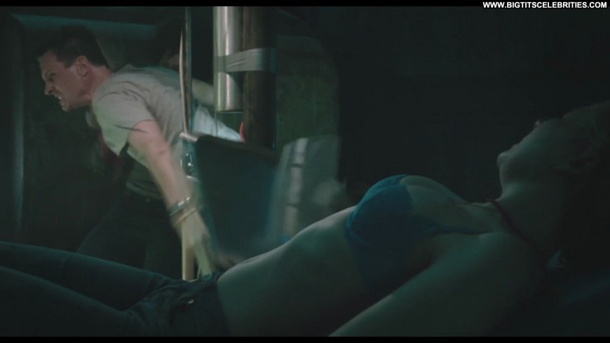 Эбигейл Бреслин Кейси Уилсон сиськи