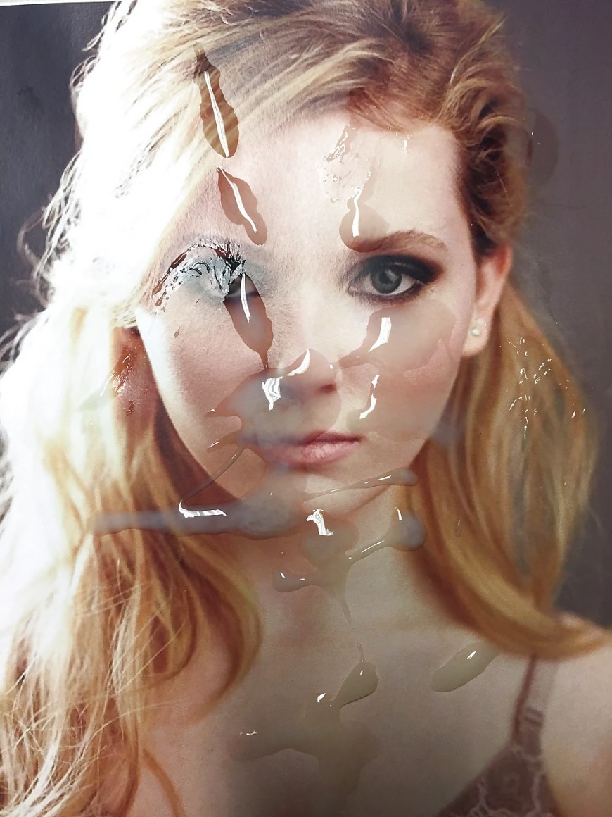 Эбигейл Бреслин сиськи