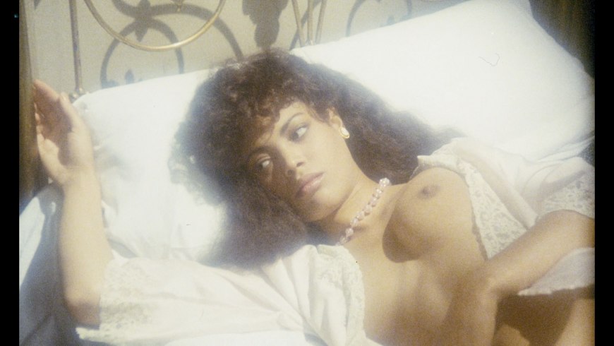 Жозефина Жаклин Джонс nude