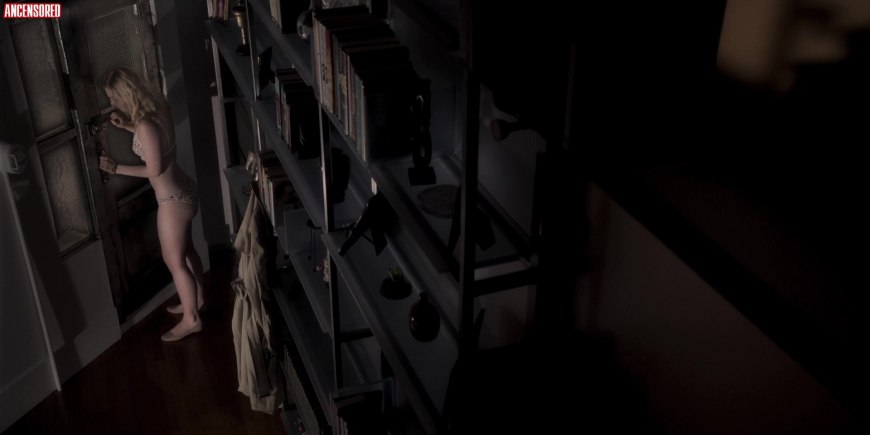 Голая Дакота Фаннинг в фильме