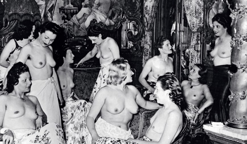 Голые бабы в публичном доме