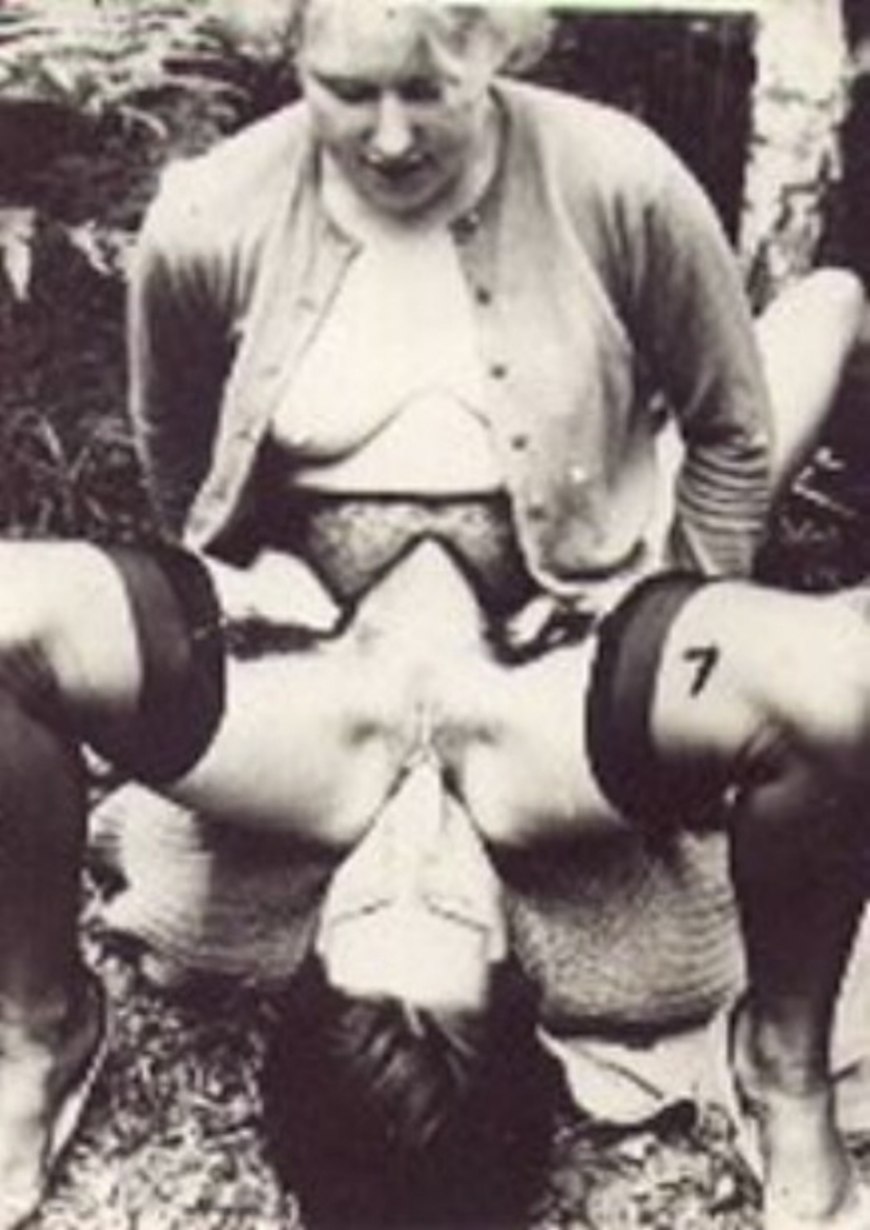 Странные и необычные порно-ретро фото