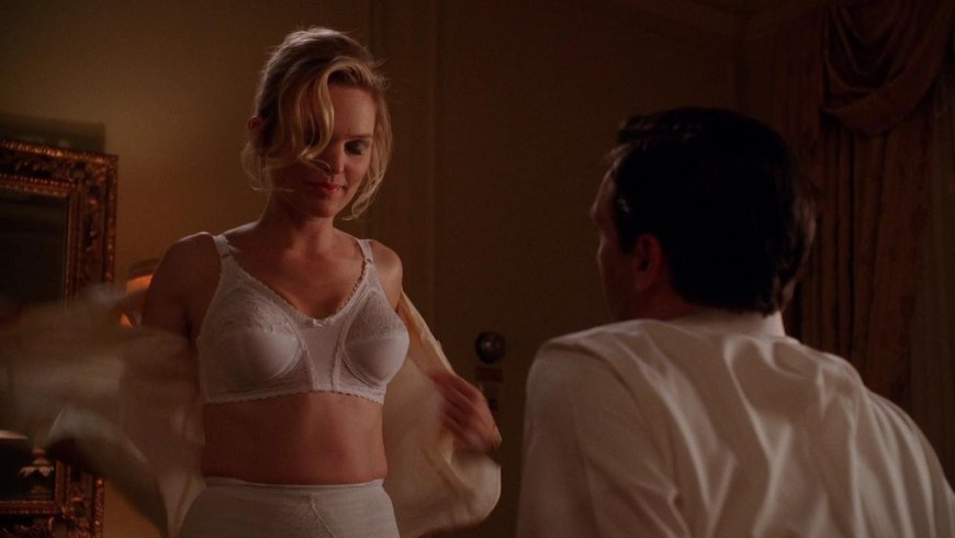 Санни Мабри с членом во рту