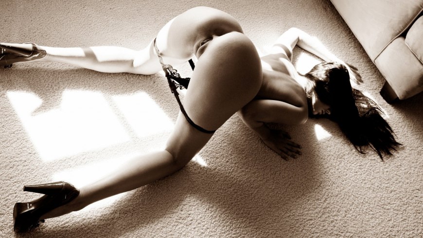 Красивые попки на четвереньках