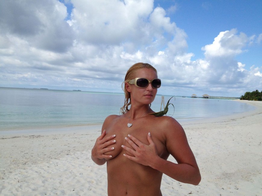 Анастасия Волочкова на море голая