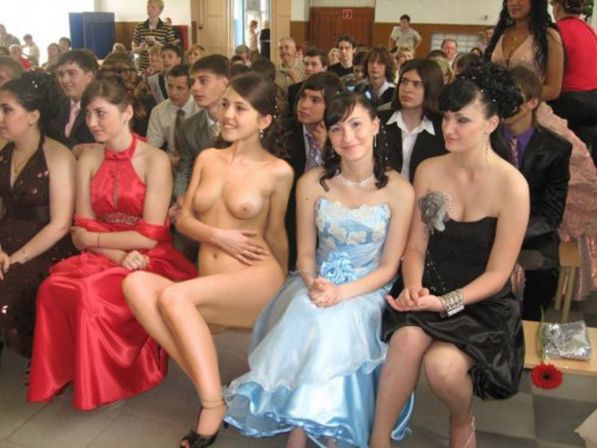 Девушка разделась на выпускном