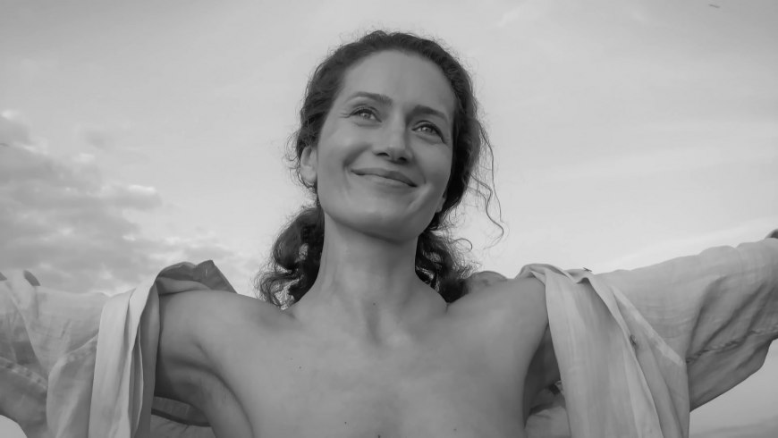 Виктория Исакова грудь