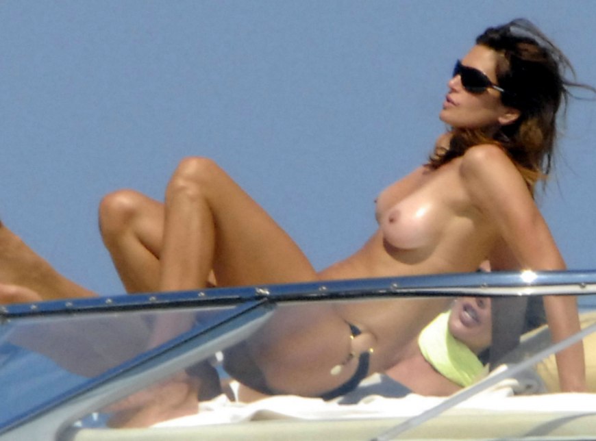 Келли Брук папарацци пляж