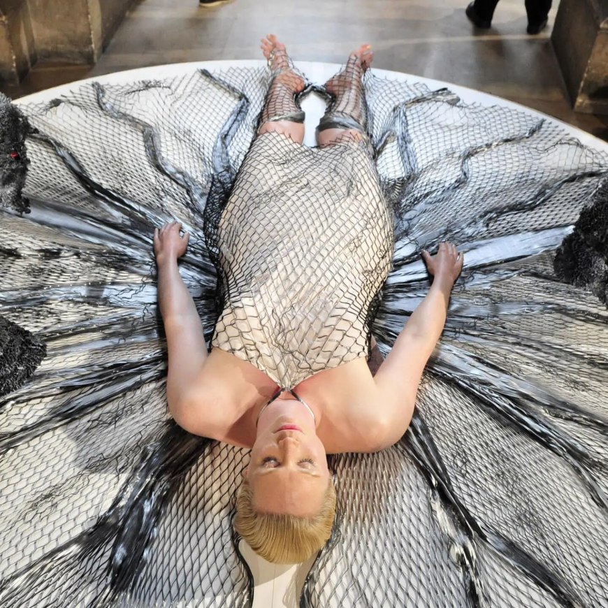 Адриа Архона голая в фильме