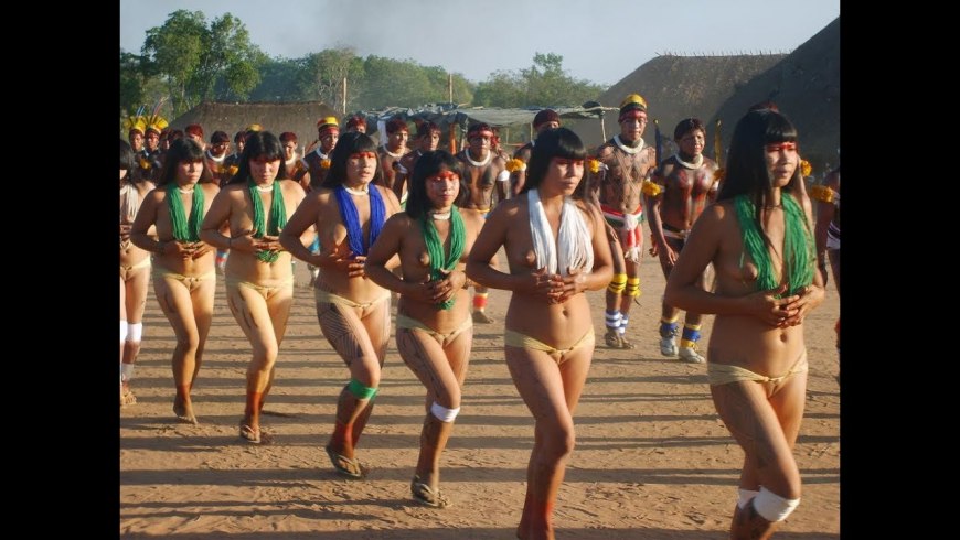 Голые женщины из племени