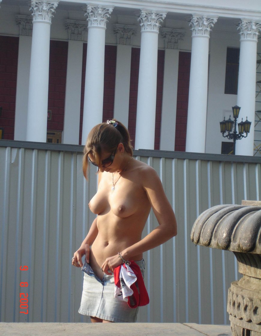 Жара девушки без лифчиков