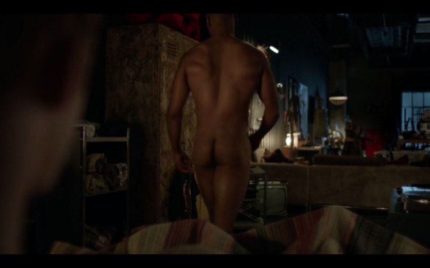 Камерон Монахэн голый без трусов