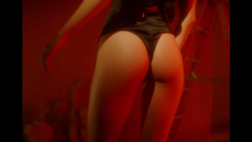 Nicola Peltz topless