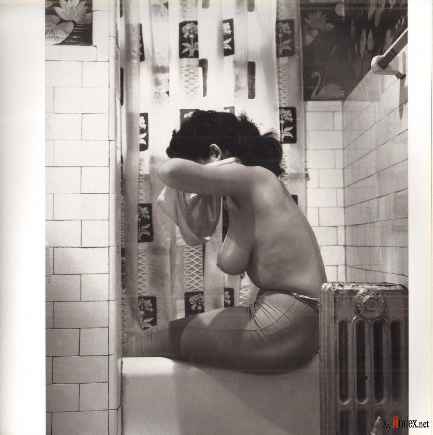 Ретро голые женщины в ванной