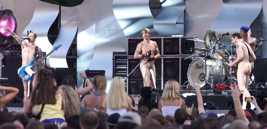 Red hot Chili Peppers концерт с носками