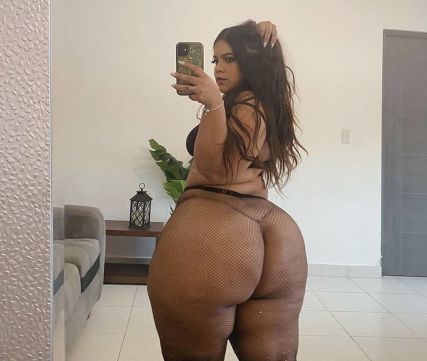 Грейси Бон голая попка