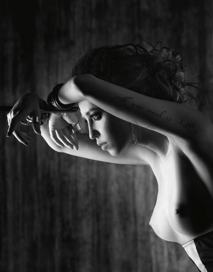 Голые гонки