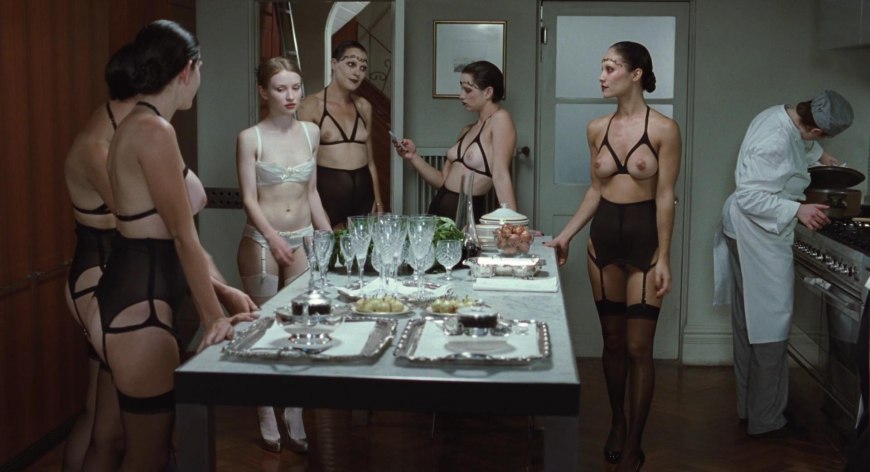 Эмили Браунинг голая в фильме