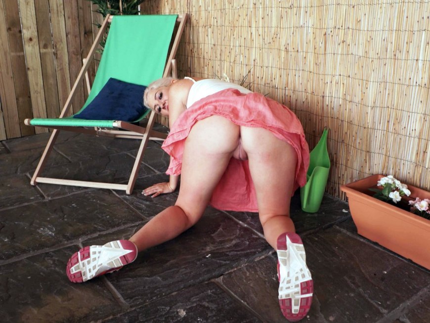 Горничная без трусиков