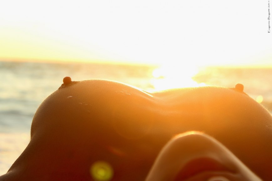 Макро большая грудь голая