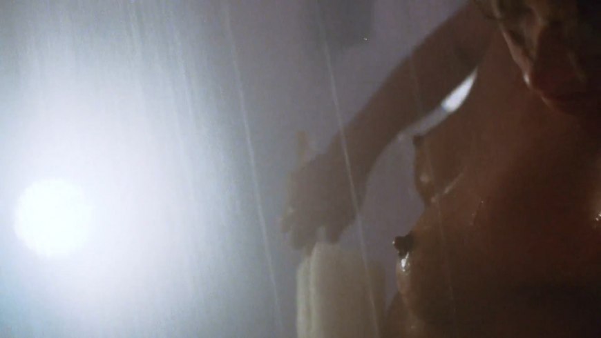 Челси Филд фото в купальнике