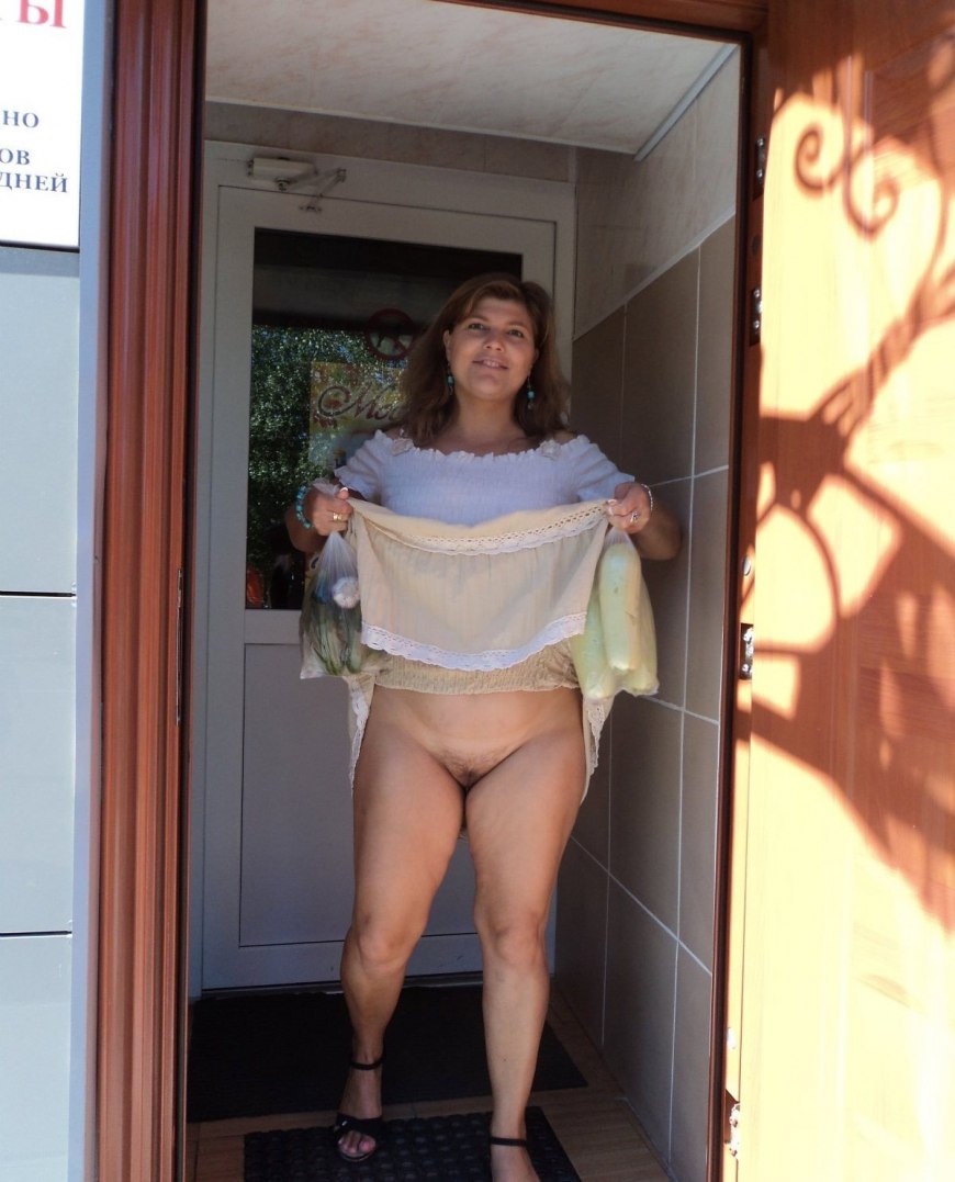 Красивые тетки без трусов