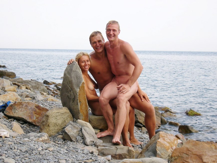 Зрелые пары на нудистком пляже