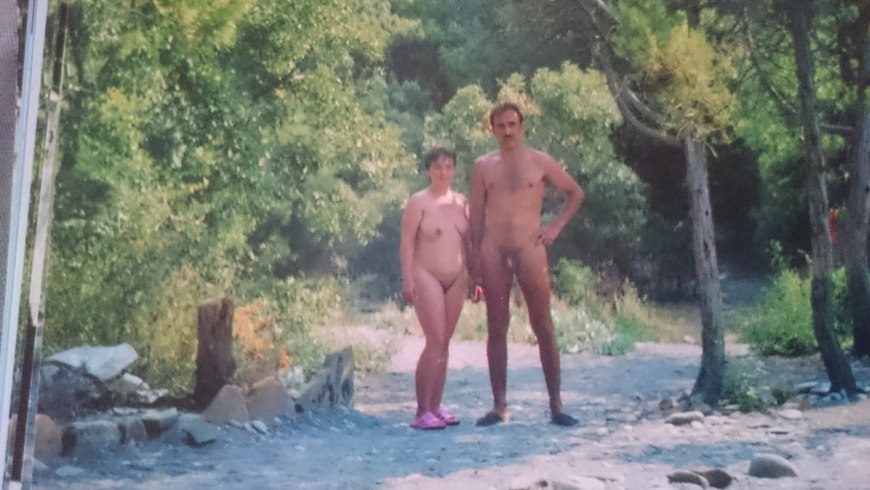 Голый муж на море частное