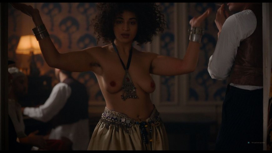 Ноэми Мерлан обнаженка