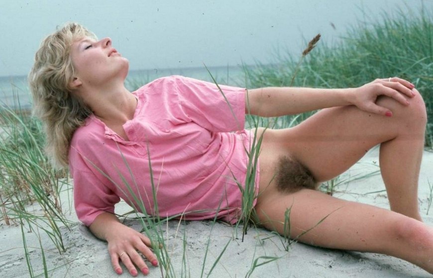 Ретро девушки без трусиков