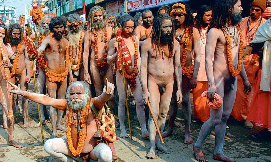 Индия нагишом на улице