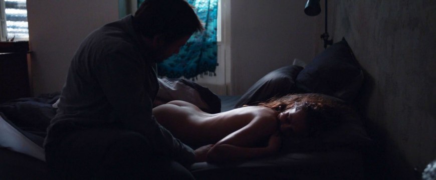 Тереза Палмер (Teresa Palmer) голая в фильме «Берлинский синдром» (2017)