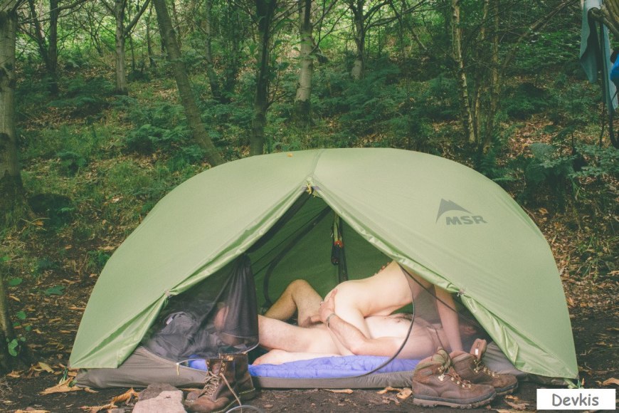 Поход с палатками ню