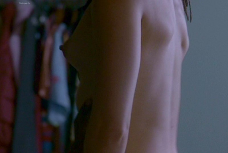 Мина Сувари фото топлесс